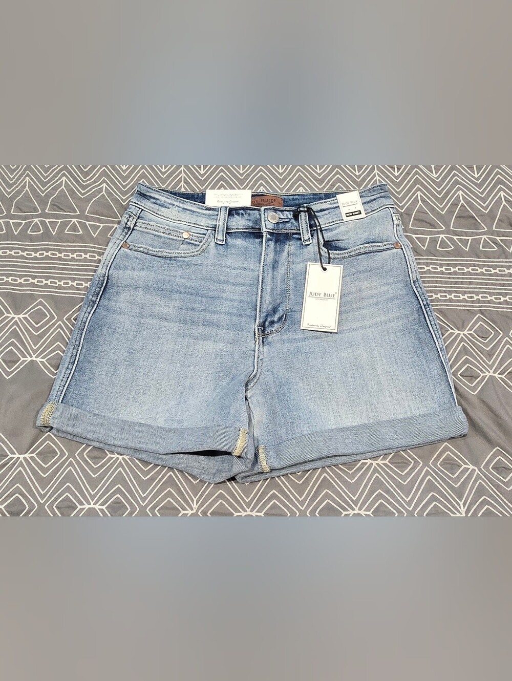 Judy Blue High Waisted Slim Cuffed Shorts Size Small